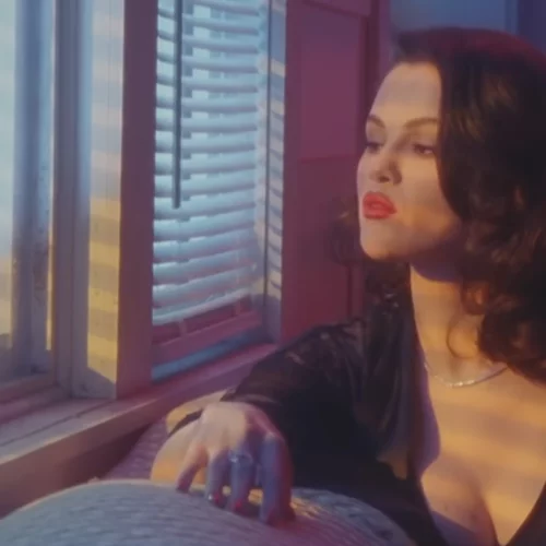 Η Σελίνα Γκόμεζ εμπνέεται από τον Κόπολα στο "Sunset Blvd"