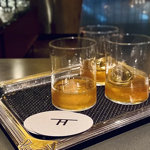 Στη "Hytra" θα καθίσεις (και) στο μπαρ