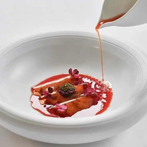 Το Πιάτο της Εβδομάδας: Γαρίδα μαρινέ με πέπλο από σμέουρα στο 'Tudor Hall'