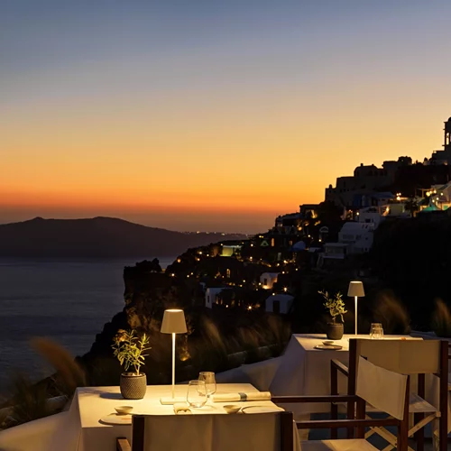 "Κουκούμαβλος": Μία εμβληματική επιστροφή στη Σαντορίνη