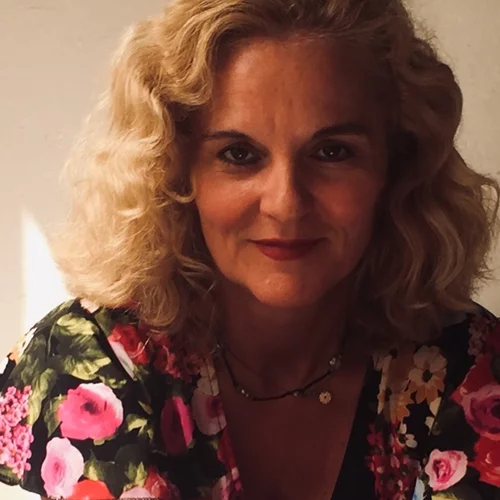 Μαριάννα Κάλμπαρη: "Είναι καιρός η ιστορία να ειπωθεί και μέσα από την οπτική των γυναικών"