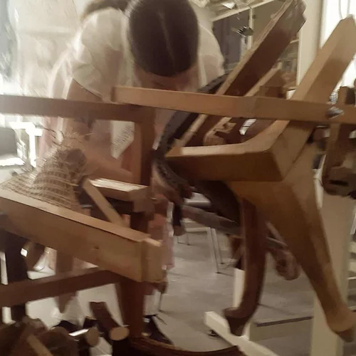 Τι είναι μια έκθεση "Κηρο-ποιητικής";