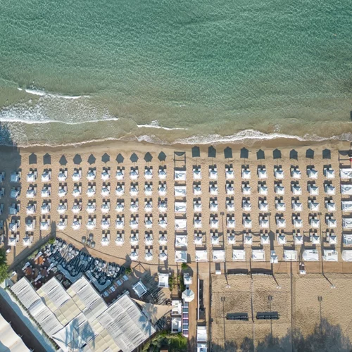 10 οργανωμένες παραλίες στην Αθήνα για ατέλειωτες βουτιές