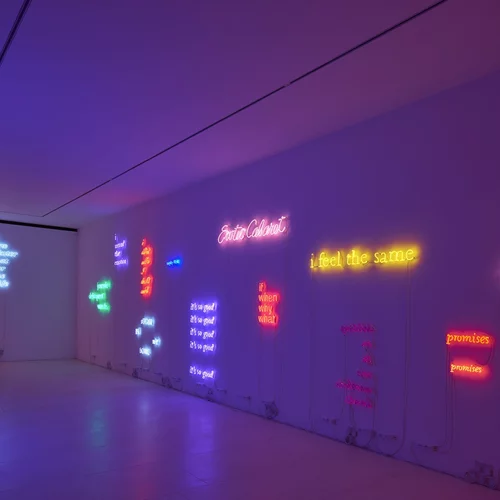 Τα νέον έργα τέχνης του Douglas Gordon πλημμυρίζουν τη Gagosian