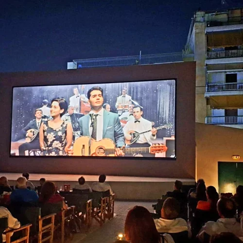 Ένα ιστορικό θερινό σινεμά για τα δυτικά προάστια: Το Σινέ Τιτάν είναι ξανά εδώ