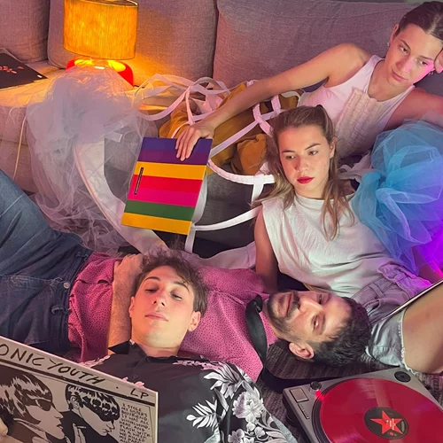 Έρχονται οι πρώτες πρεμιέρες της σεζόν | Ποιες είναι οι δύο θεατρικές παραστάσεις που ξεκινούν