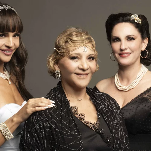 Νέγκα, Λεγάκη, Καρρά τραγουδούν "Μαρίκα με είπανε - Μαρίκα με βγάλανε"