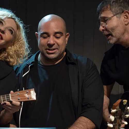 "OK, boomer": Μια ματιά στη νέα κωμωδία του Θοδωρή Αθερίδη