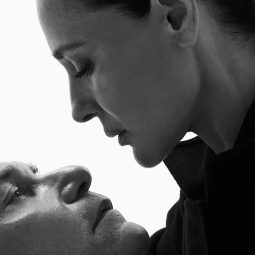 "Το ακρωτήρι": Πρεμιέρα για Μαρία Ναυπλιώτου - Δημήτρης Αλεξανδρής σε σκηνοθεσία Παπασπηλιόπουλου