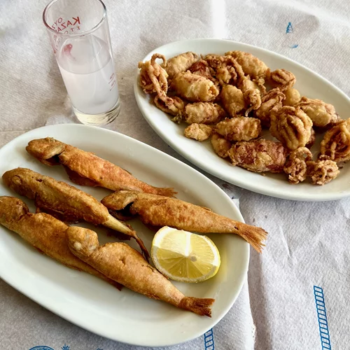 Στο 'Καπηλειό του Ζάχου' για ψαράκι όπως παλιά