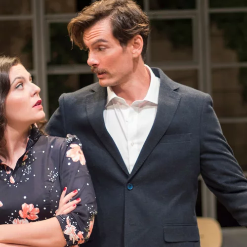 Επιστρέφει στη σκηνή η κωμωδία του Γιώργου Καπουτζίδη "Όποιος θέλει να χωρίσει... να σηκώσει το χέρι του"