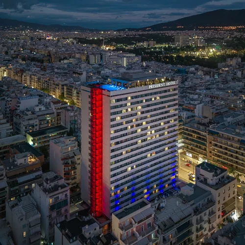 Μία φρέσκια πινελιά σε ένα από τα πιο εμβληματικά ξενοδοχεία της Αθήνας