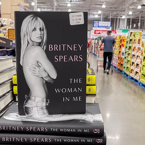 Μπρίτνεϊ Σπίαρς: Θα κυκλοφορήσει η βιογραφική ταινία βασισμένη στο βιβλίο της  "Η γυναίκα μέσα μου"