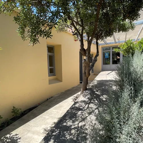 Η οικία του Μίκη Θεοδωράκη στα Χανιά γίνεται μνημείο