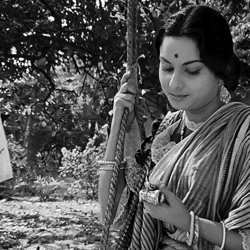 Η Μοναχική Σύζυγος