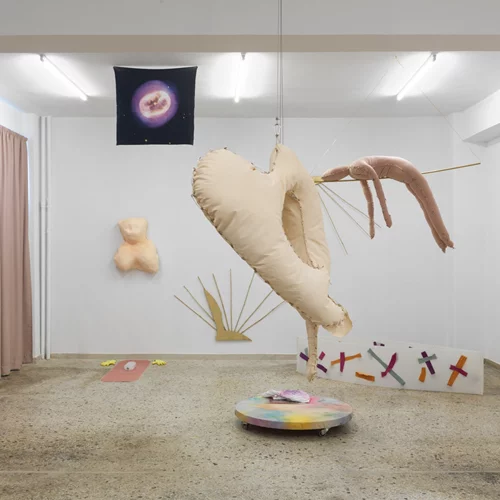 Αυλαία για το "Revolution is not a one time event" του Tavros