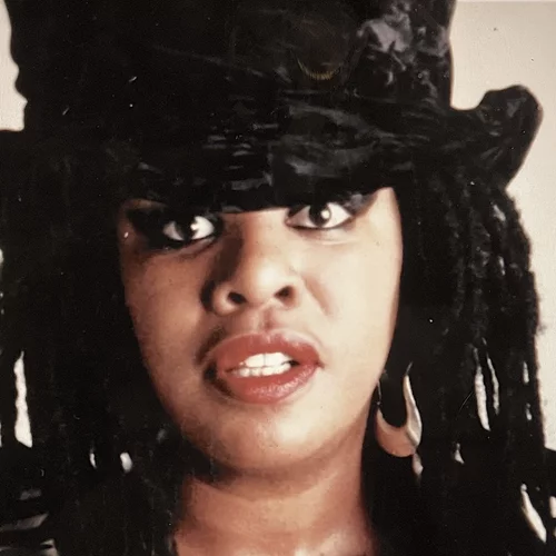 Μια εμβληματική προσωπικότητα του underground τιμάται στο Τριανόν