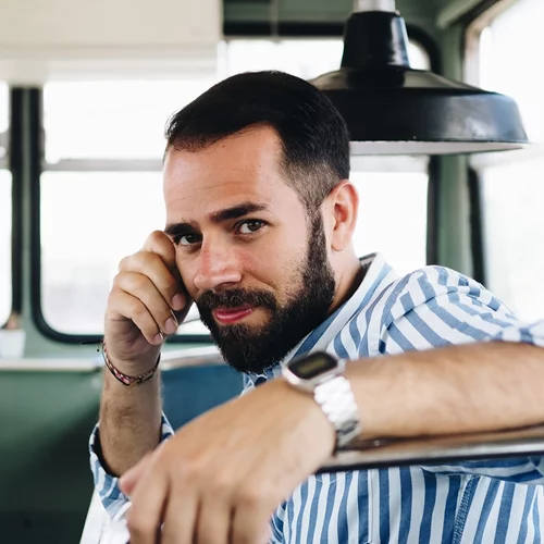 Δημήτρη Αγιοπετρίτη -Μπογδάνο, γιατί να δούμε το "Μπιλ και Λου" στο Θέατρο του Νέου Κόσμου;