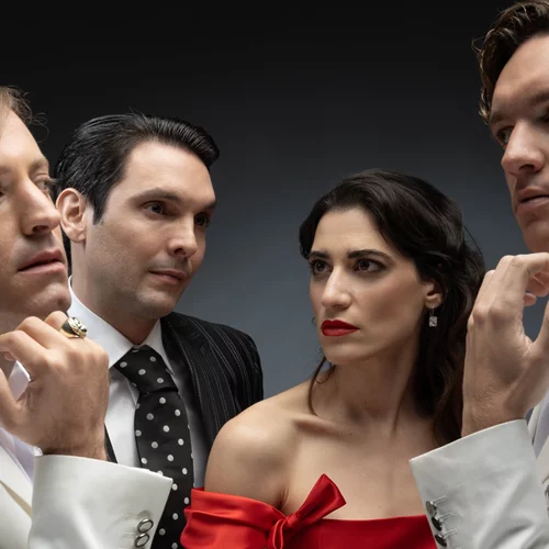 Ο "Ταλαντούχος Κύριος Ρίπλεϊ", ο δολοπλόκος ήρωας της Πατρίσια Χάισμιθ στη σκηνή του Ιλίσια-Βολανάκης