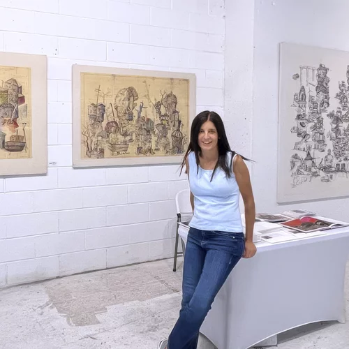 Η Ντένη Θεοχαράκη επανασυναρμολογεί χαμένες μνήμες από το ιστορικό εργοστάσιο ΤΕΟΚΑΡ