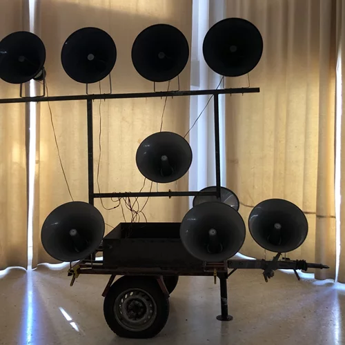 Μια οπτικοακουστική εγκατάσταση στα Εξάρχεια "μυρίζει βούτυρο"