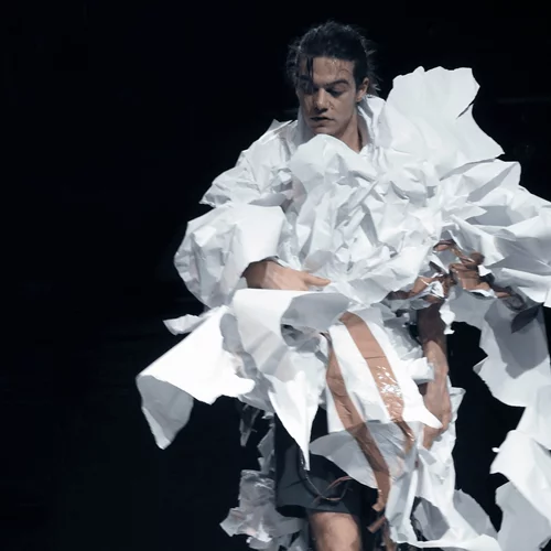 "Σπαραγμός - μια αφήγηση για..": Μια σύγχρονη αφήγηση για το πένθος και την απώλεια