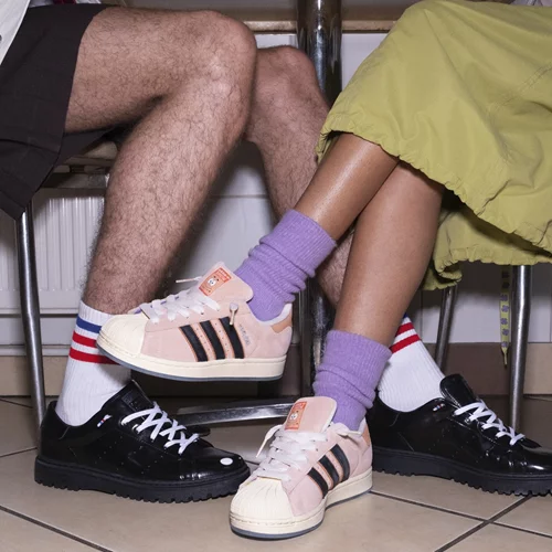 Τα adidas Originals γιορτάζουν τη νέα ταινία "SpongeBob SquarePants" με μια συλλεκτική συλλογή παπουτσιών