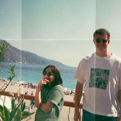 Σάρλοτ Γουέλς, πώς γύρισες το "Aftersun", την πιο συγκινητική ταινία της χρονιάς;