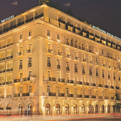 Παρουσιάστηκε η ανανεωμένη έκδοση του βιβλίου "Μεγάλη Βρεταννία: Ένα ξενοδοχείο σύμβολο"