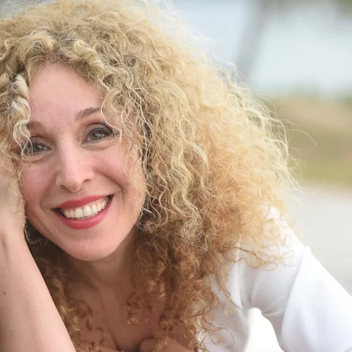 Χριστίνα Κουλουμπή: "Πιστεύω στην ομορφιά του θεάτρου για παιδιά που απευθύνεται και στους μεγαλύτερους"