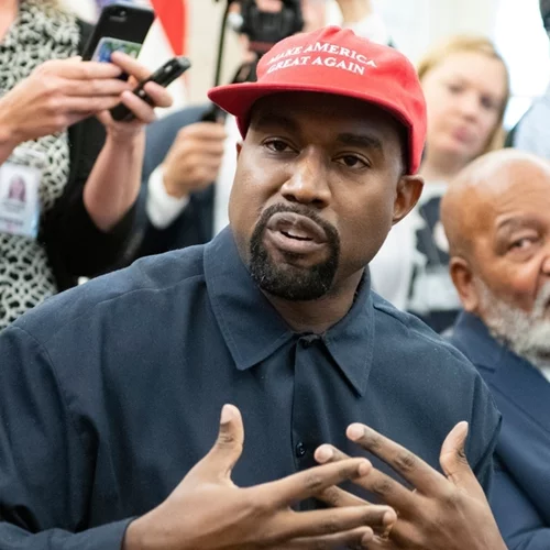 Adidas: Τίτλοι τέλους στην συνεργασία με τον Kanye West | Εξαντλήθηκε το απόθεμα των Yeezys