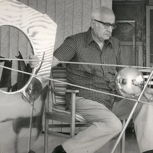 Έναν ιστορικό γλύπτη τιμά η Sianti Gallery