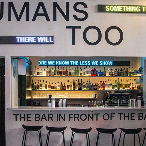 Πώς και γιατί το The Bar in Front of the Bar έφτασε στα 50 Καλύτερα Μπαρ του Κόσμου