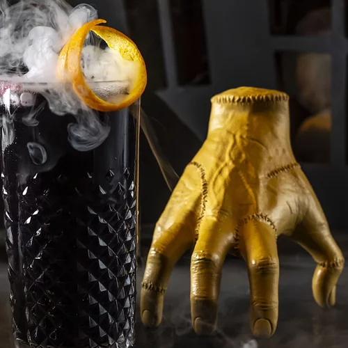 Απόκριες με Tim Burton, Wednesday και spooky cocktails στα TGI FRIDAYS™