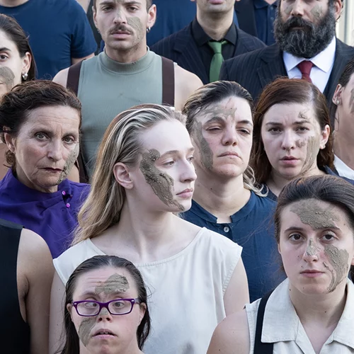 "Σχέδιο Αντιγόνη": Η ομάδα καλλιτεχνών με και χωρίς αναπηρία Εν Δυνάμει αναμετριέται για πρώτη φορά με το αρχαίο δράμα