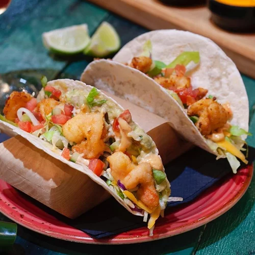 Για φαγητό στις μεγάλες σινε-πιάτσες του κέντρου της πόλης