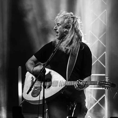 Φινάλε για το τουρ του Γιάννη Χαρούλη στον Λυκαβηττό