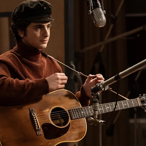 Στο "Complete Unknown" ο Μπομπ Ντίλαν μετενσαρκώνεται ως Τίμοθι Σαλαμέ