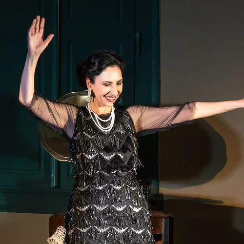 Η ζωή της "Μαρίκας Παπαγκίκα - Το ηλεκτρικό κορίτσι" του Νίκου Σταματιάδη ανεβαίνει στο θέατρο Ροές