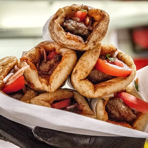 Στο Αιγάλεω παίζει ένα από τα κορυφαία σουβλάκια της Αθήνας