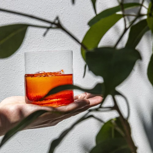 Γνώριζες πως στο Παλαιό Φάληρο υπάρχει μια αυλή του Negroni;