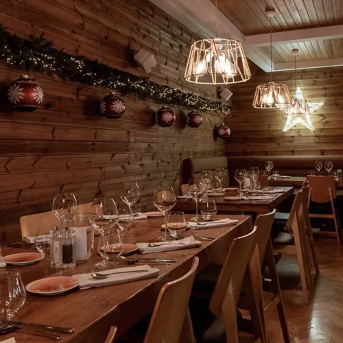 "Τρία Γουρουνάκια": Δημιουργική παράδοση στο πιάτο με θεσσαλονικιώτικη υπογραφή