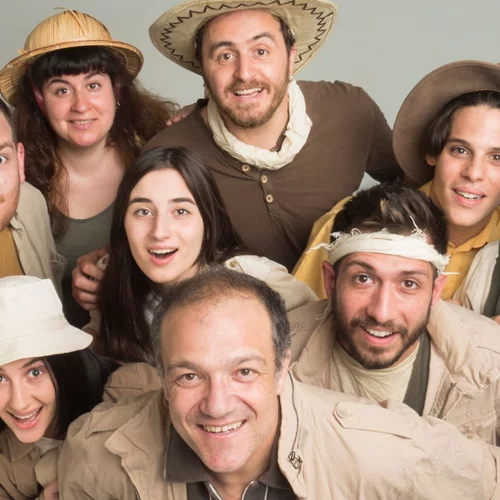 "Jurassic Adventures": Παίξε με "ολοζώντανους" δεινόσαυρους πάνω στη σκηνή