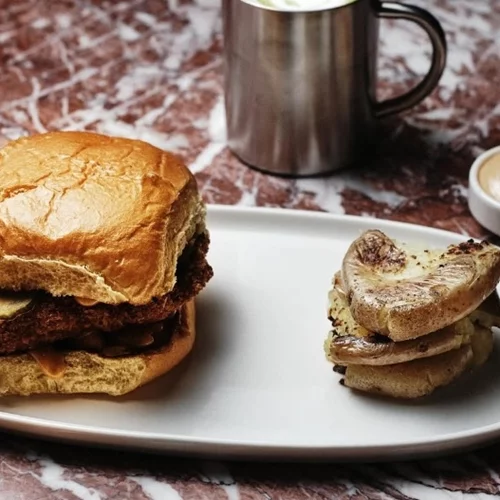 Tempo Social Club: Ένα παριζιάνικο μπιστρό προσγειώθηκε στο Κουκάκι