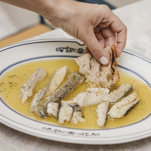 Στην Ταβέρνα της Ερμού τρως πιάτα που σου ζεσταίνουν την ψυχούλα