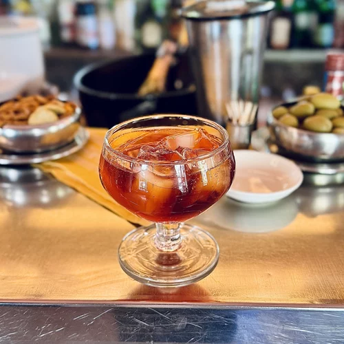 Ο ναός του Negroni που αποθεώθηκε από το σύμπαν της μόδας και του design