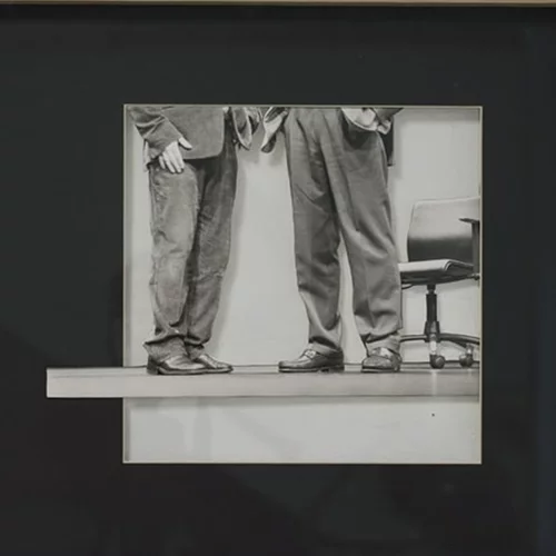 "C’est ma place": Καλλιτέχνες διερευνούν τους συμβολισμούς ενός φαινομενικά κοινότοπου αντικειμένου