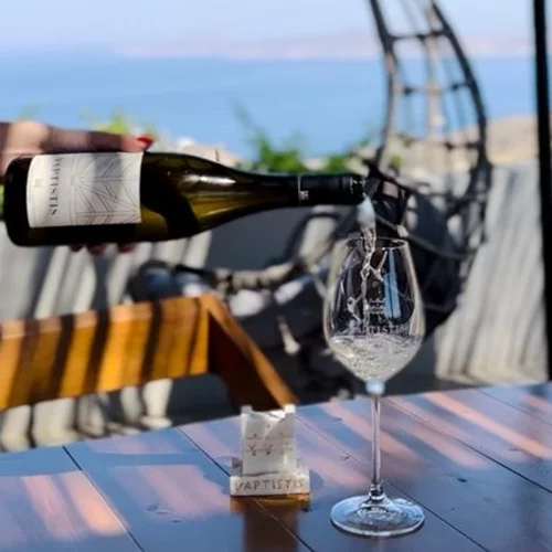 Vaptistis White: Ο κυκλαδίτικος ήλιος στο ποτήρι