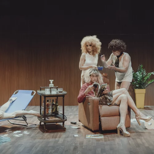 "Ορέστεια του Στρίνμπεργκ": Νέες φωτογραφίες από την παράσταση του Άνεσις