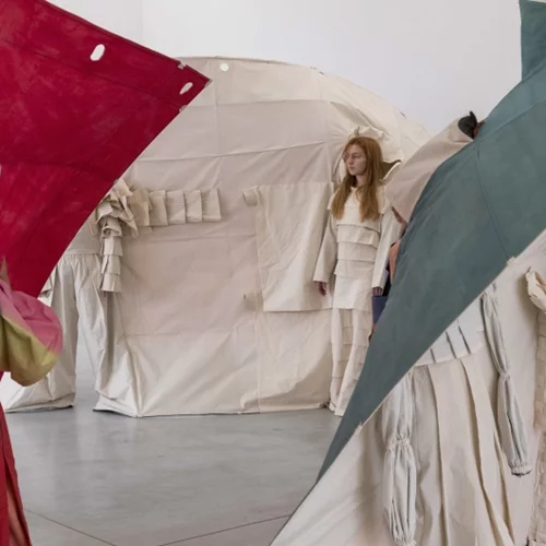 Το Μουσείο Μπενάκη συνεργάζεται με το Ίδρυμα ΔΕΣΤΕ για μια μοναδική έκθεση